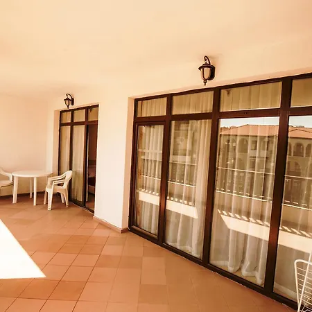 アパート Complex Severina サニービーチ